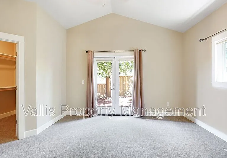 5164 Andresen St SE — Photo 21