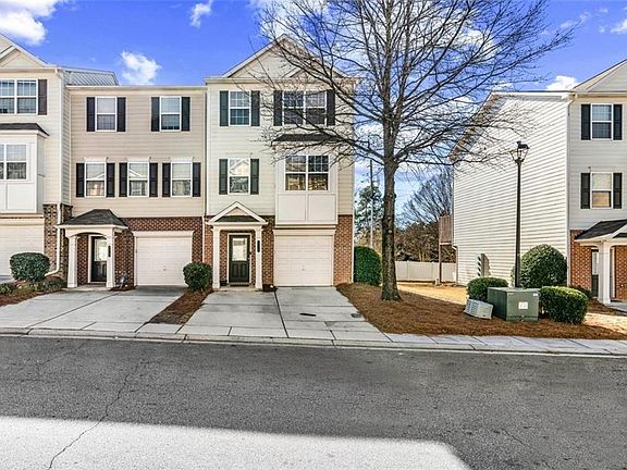 2nd image of 6816 Blackstone Pl