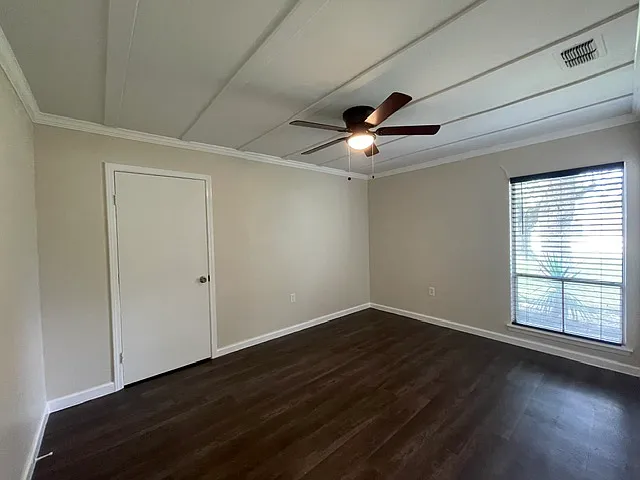 11902 Las Vegas St — Photo 11