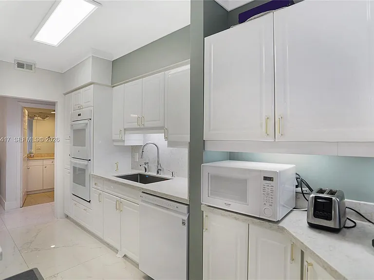 4775 Collins Ave #1804 — Photo 14