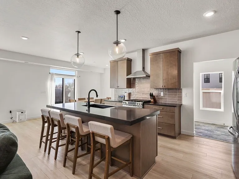 1088 W Audrey Ln — Photo 12