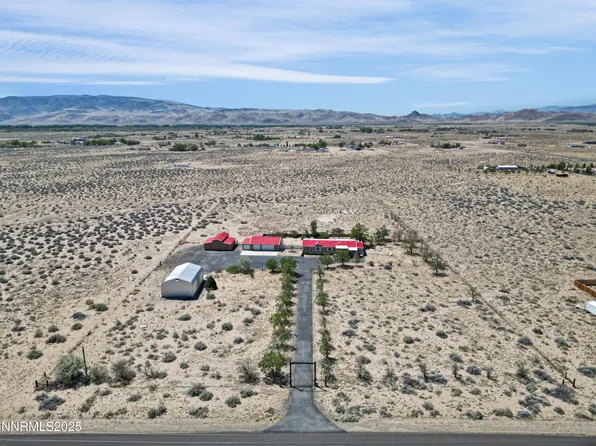 2215 E 9th St, Silver Springs, NV 89429