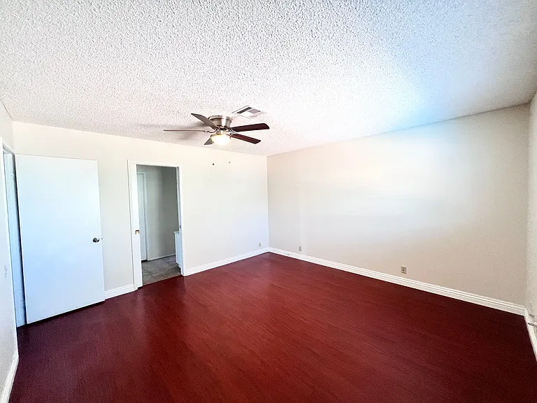5009 Mesa View Dr — Photo 16