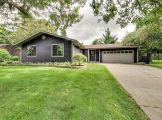 3149 Camelot Dr, Woodbury, MN 55125
