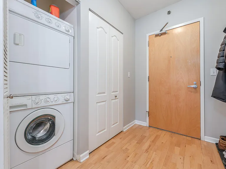 1212 N Wells St #403 — Photo 13