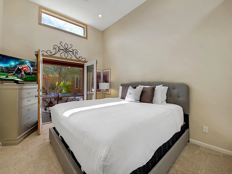 52883 Eisenhower Dr — Photo 22