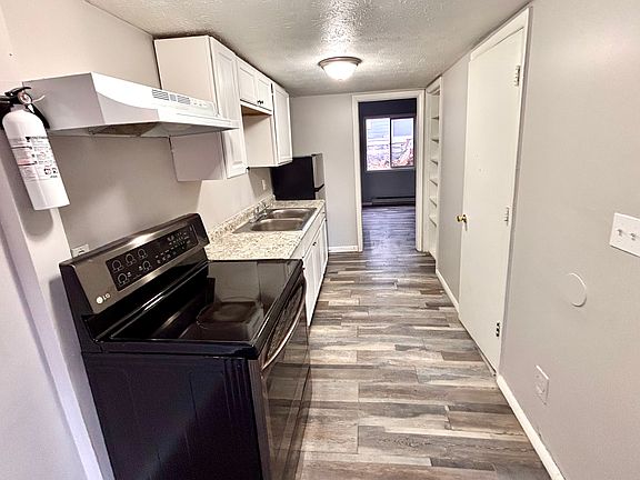 4th image of 519 Crosby St APT 3