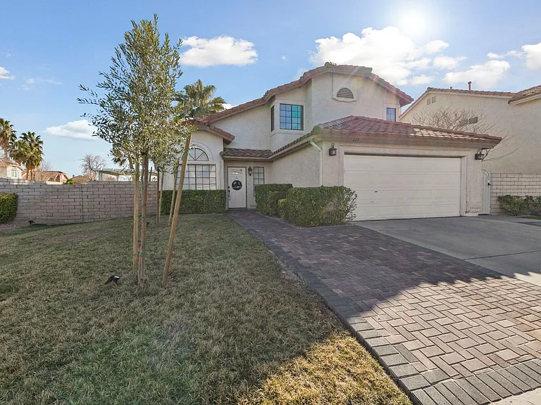449 Rutherford Cir — Photo 3