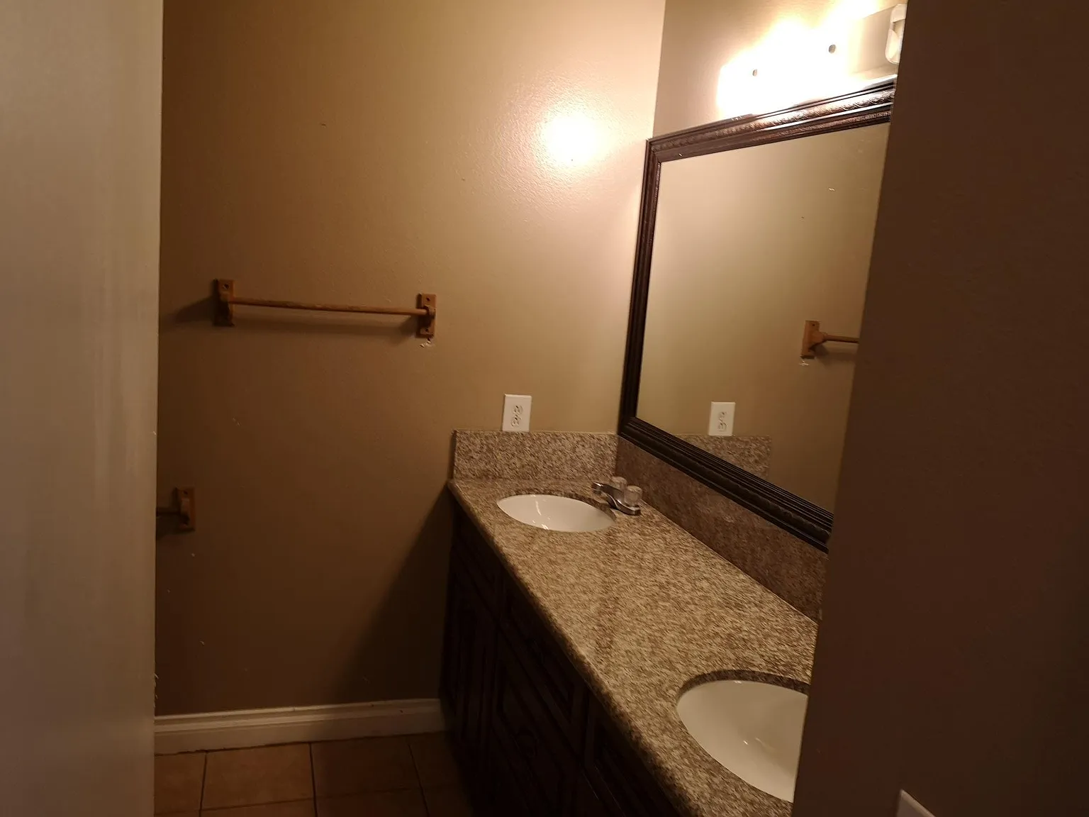 13429 1/2 Village Dr — Photo 4