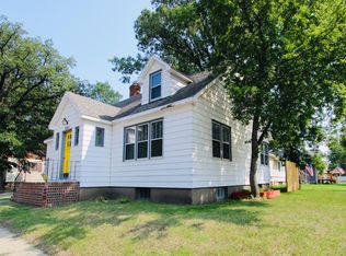 824 3rd Ave NW, Minot, ND 58703