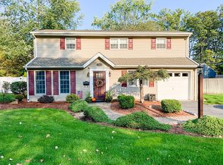 372 Bradley Ave, Northvale, NJ 07647