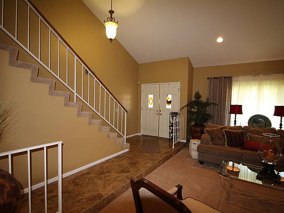 5th image of 700 Farben Dr