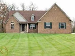 7040 Noble Rd, Saline, MI 48176