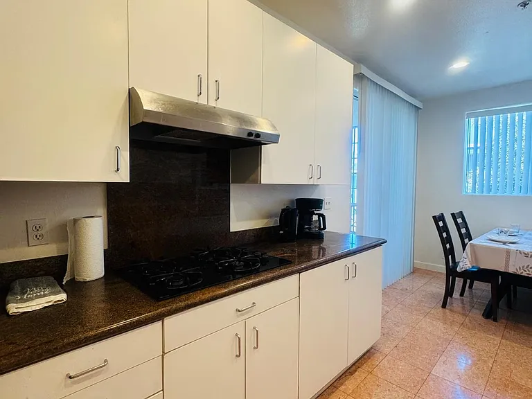 333 Westminster Ave #304 — Photo 11