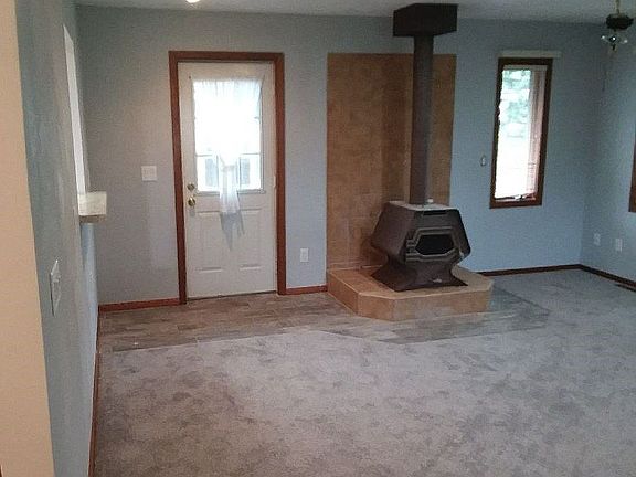 4th image of 1718 Greenwich Ln