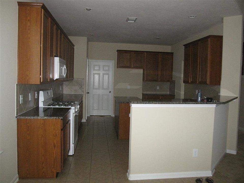 2nd image of 18611 Oxenberg Manor Ln