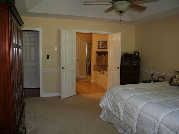 Master bedroom & bath