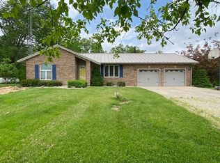 1655 Paradise Rd, Mattoon, IL 61938