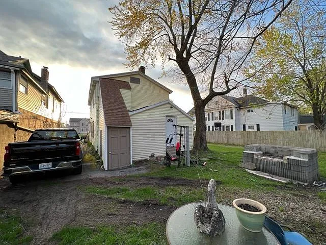 204 Seneca St — Photo 7