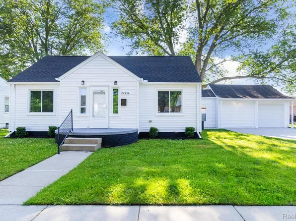 22854 Oaklane St, Warren, MI 48089
