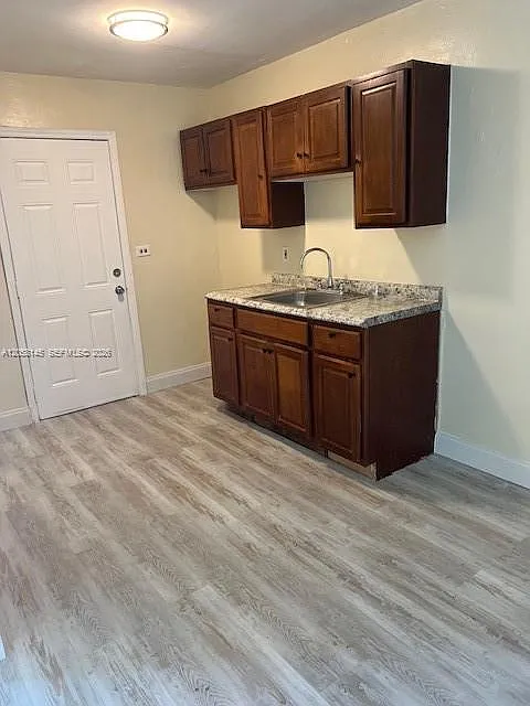 Para Villa Heights — Photo 2