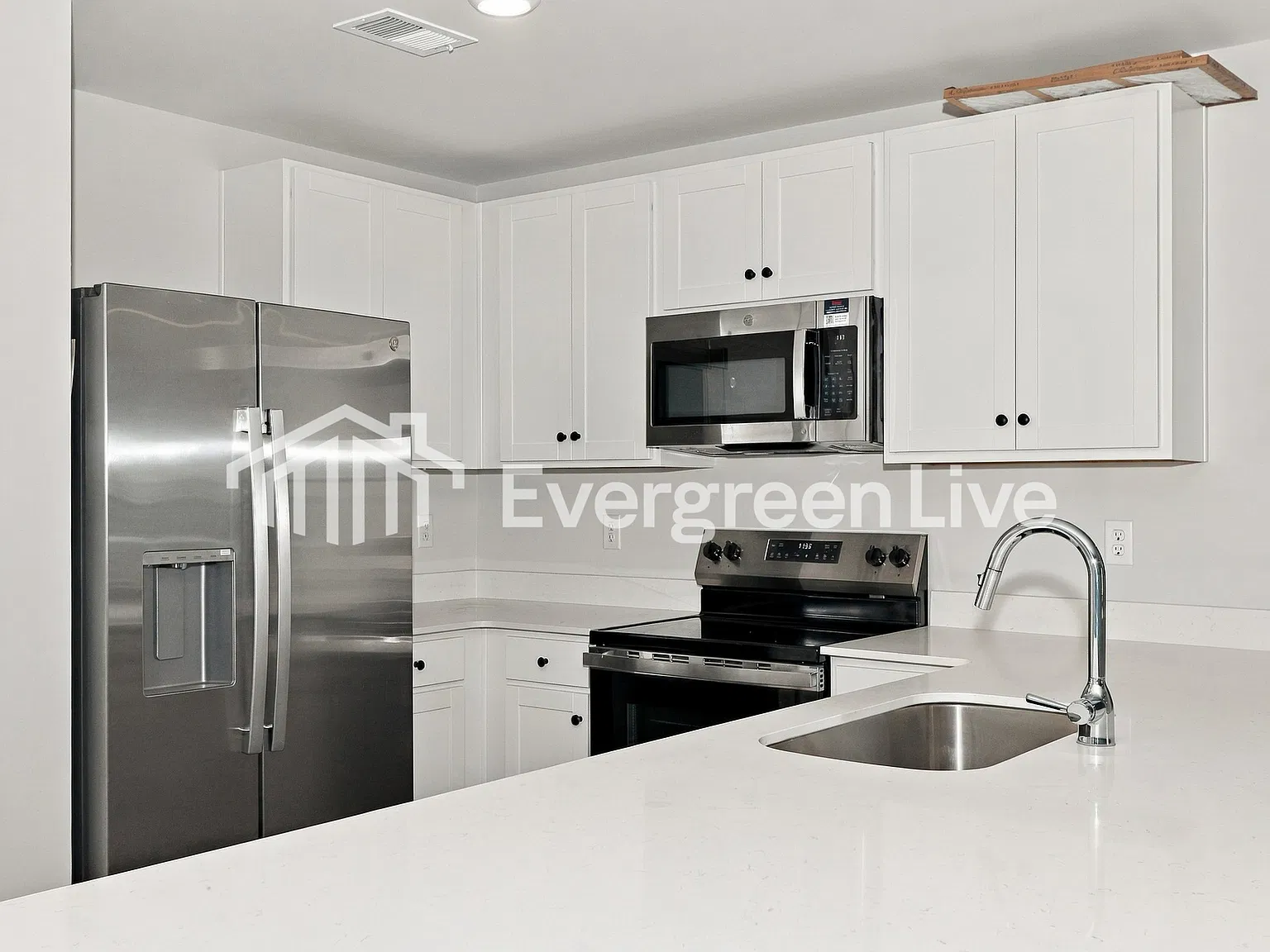 4 bed, 2.0 bath, 1667 sqft, $1,755 — Photo 3