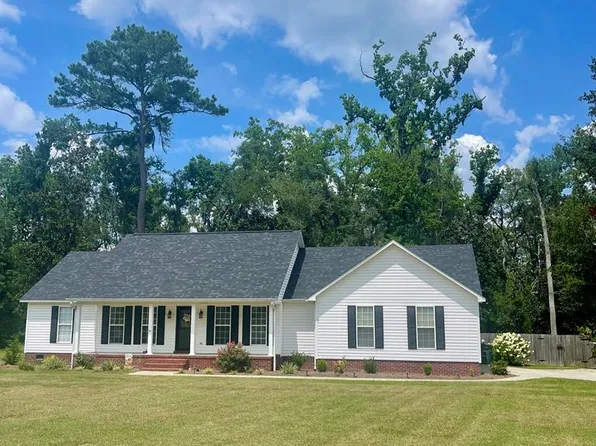1608 Shane Cir, Nashville, GA 31639