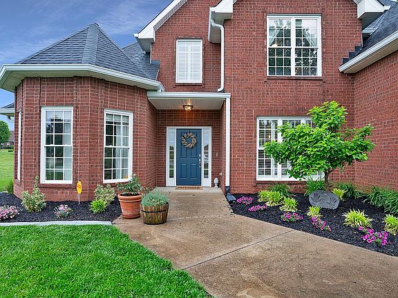 4th image of 835 Woodstock Ct