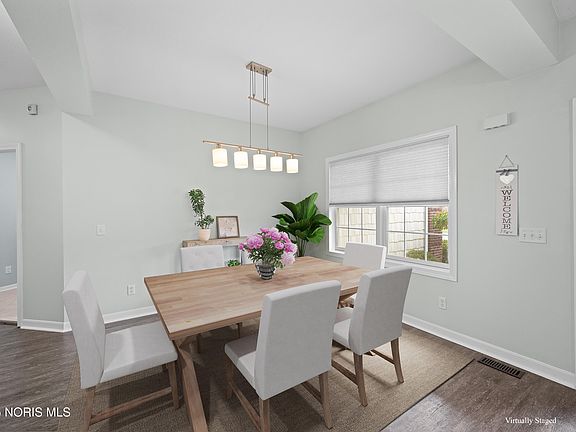 4th image of 9646 Fieldstone Ln