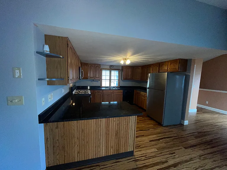 132 Pitman St — Photo 18