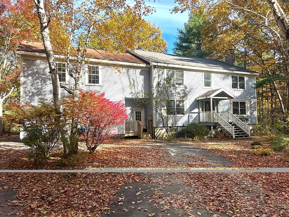 10 Evergreen Ln