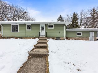 1000 Lemira Ave, Waukesha, WI 53188