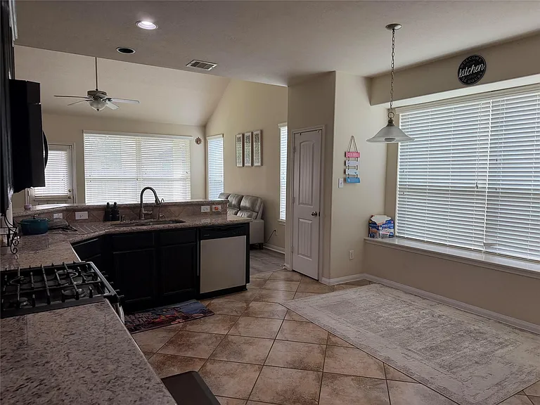 24930 Diamond Ranch Dr — Photo 3