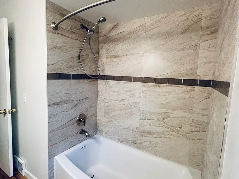 5502 Warwick Dr — Photo 8