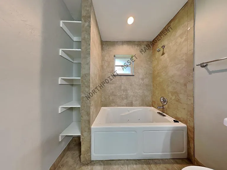 2724 Russwood Ln — Photo 16