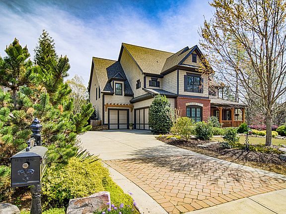 2nd image of 206 Fernwood Pl