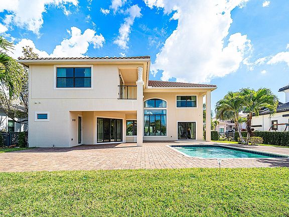 3rd image of 6950 NW 26th Way