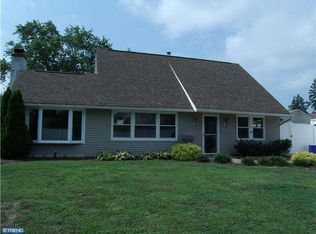 6 Indigo Rd, Levittown, PA 19057