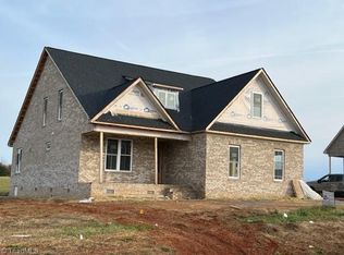 8427 Peony Dr, Stokesdale, NC 27357