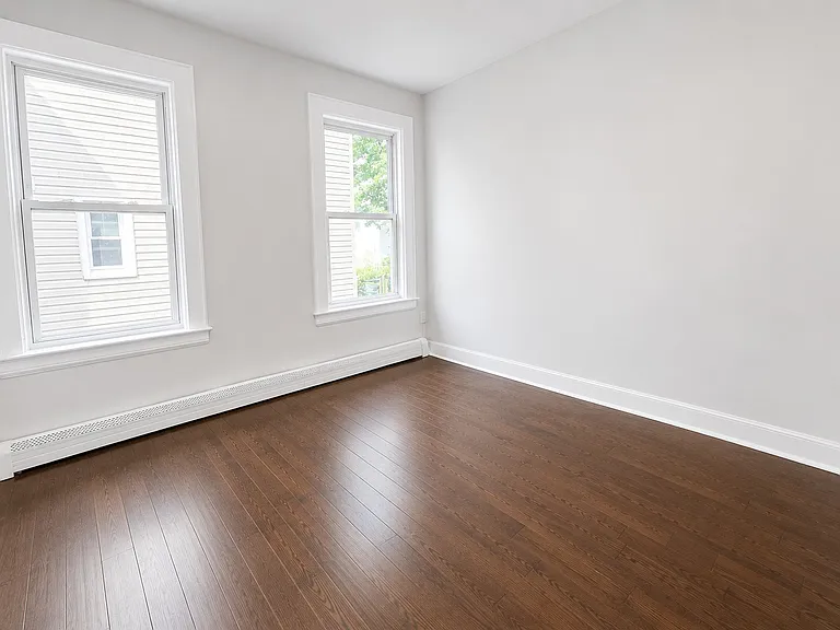 267 Clinton Pl — Photo 10