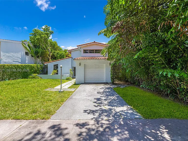 920 Aguero Ave — Photo 4