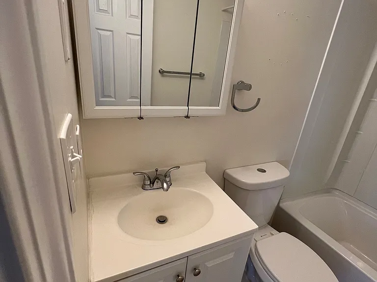 12 N Main St #4 — Photo 5