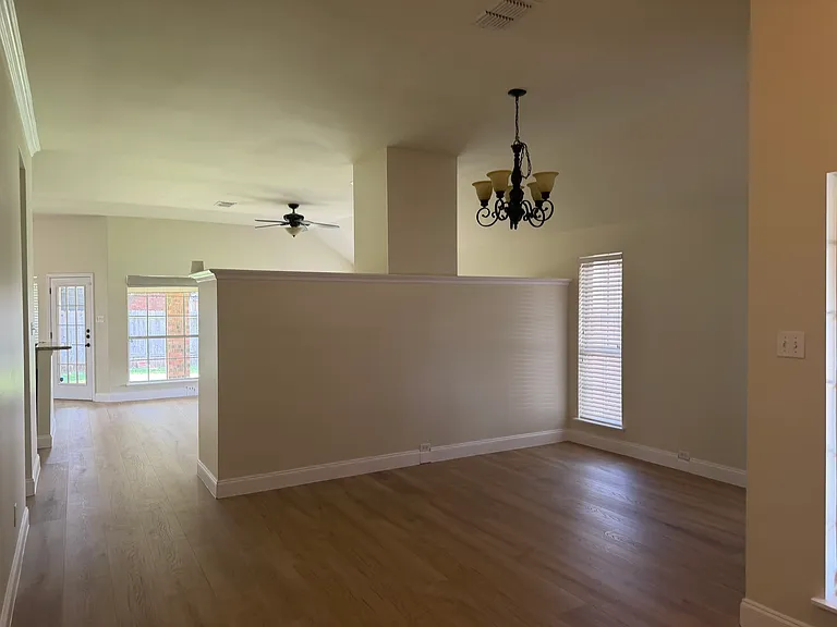 10229 Andora Dr — Photo 2