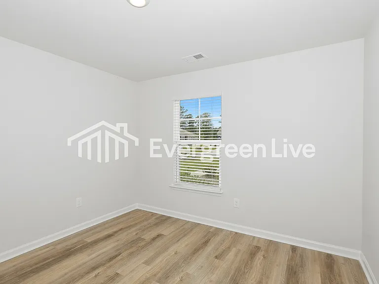 2262 Courtina Way — Photo 11
