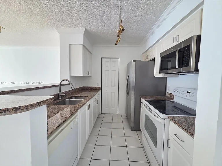 1155 Brickell Bay Dr #2006 — Photo 11