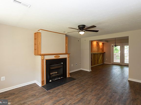 4th image of 18265 Piedmont Dr