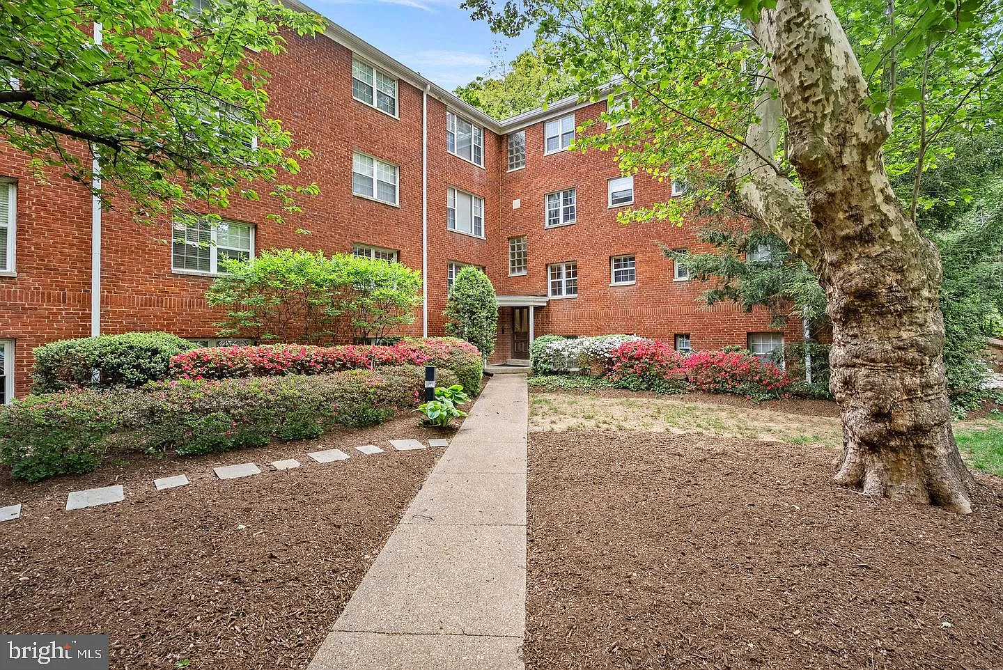 2 bed, 1.0 bath, 840 sqft, $2,650 — Photo 1