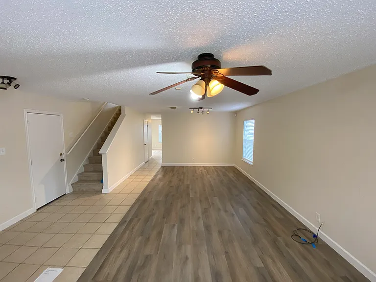 8802 Bridgefield — Photo 9