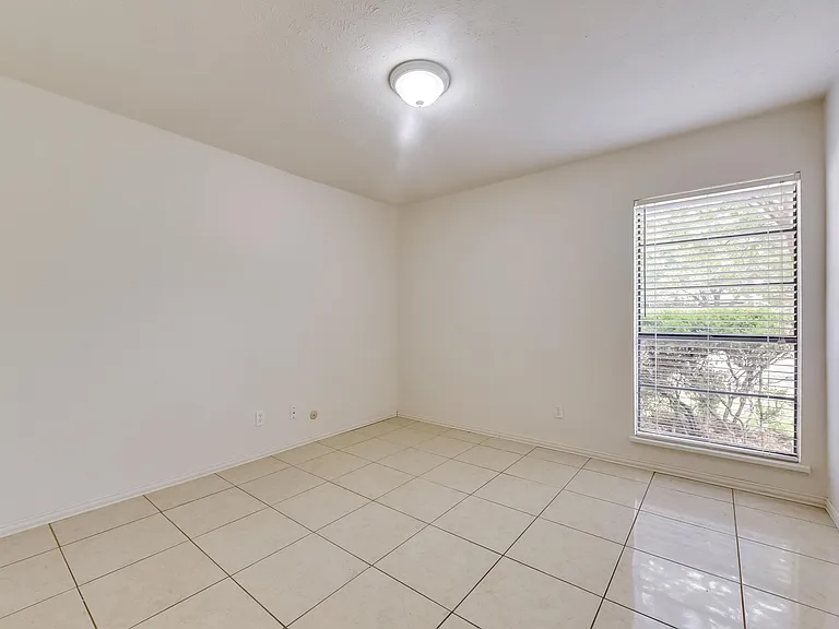 10547 Black Walnut Dr — Photo 12