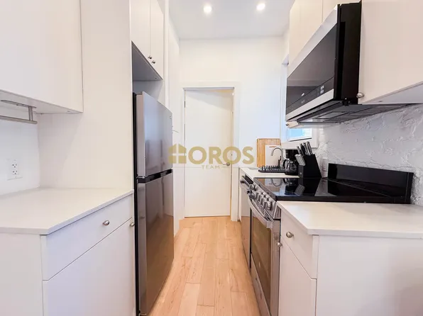 322 East 11th Street image 6 of 14